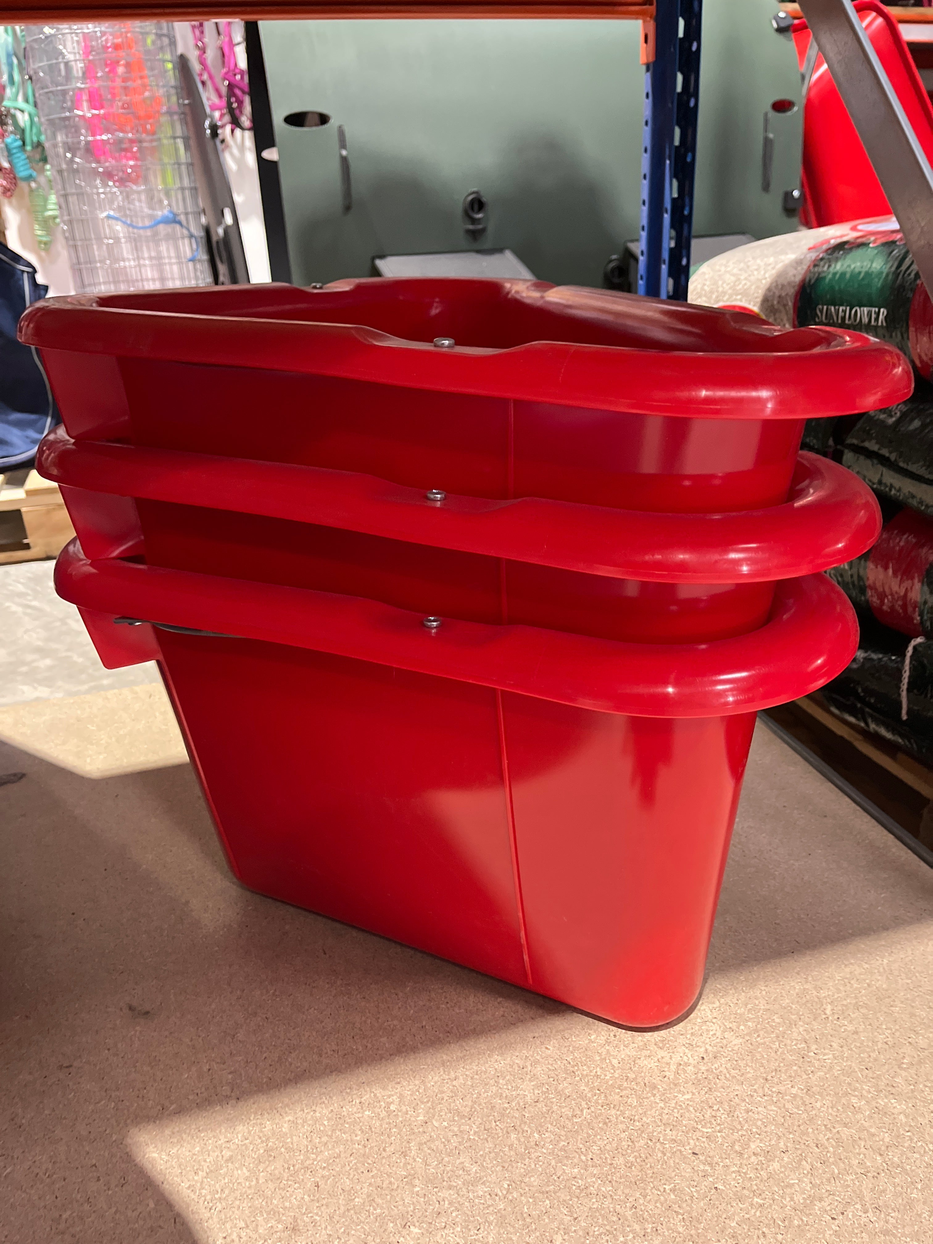 STUBBS Corner Manger Red