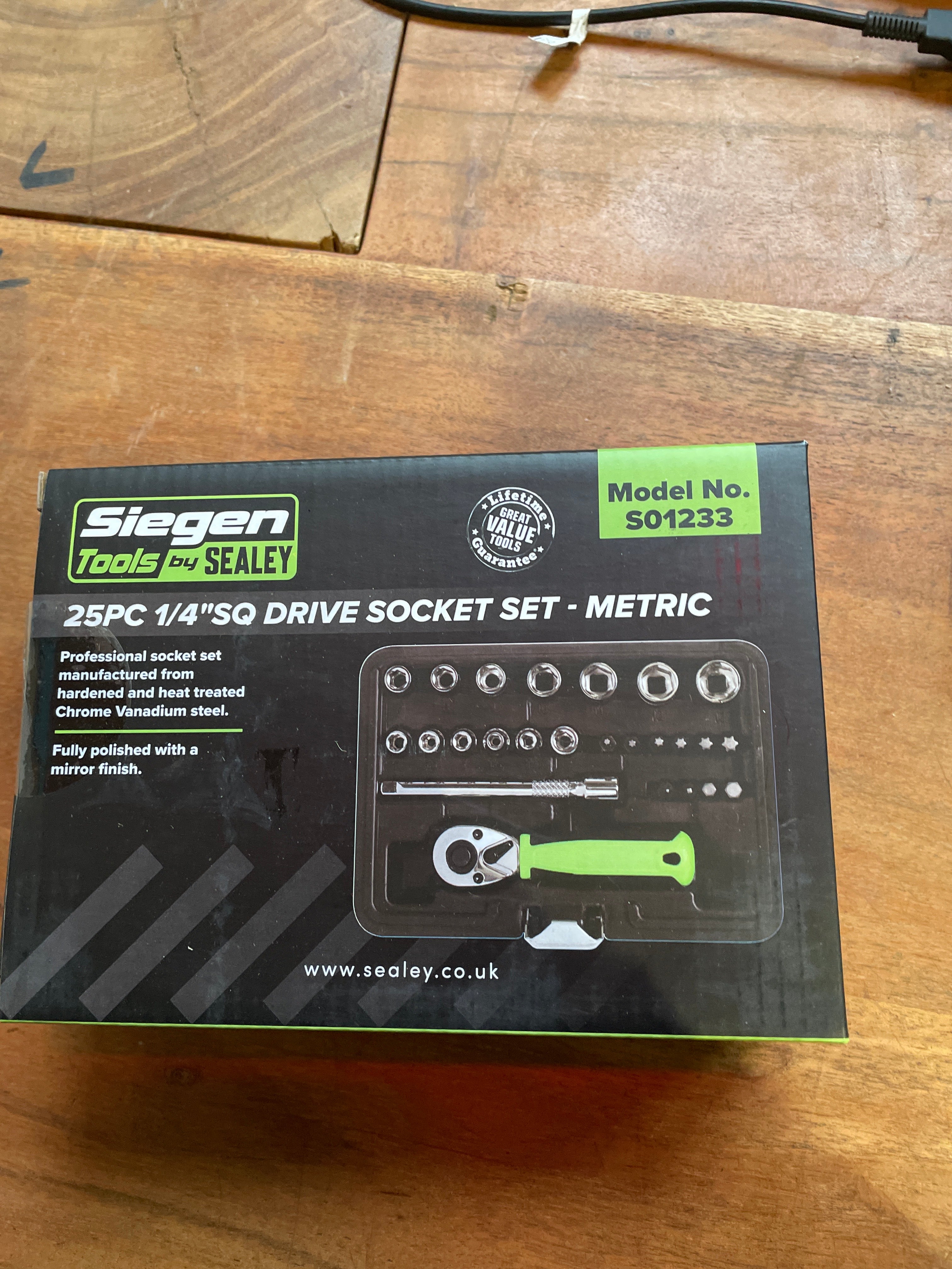 Siegen 25pc 1/4 Drive Socket Set model SO1233