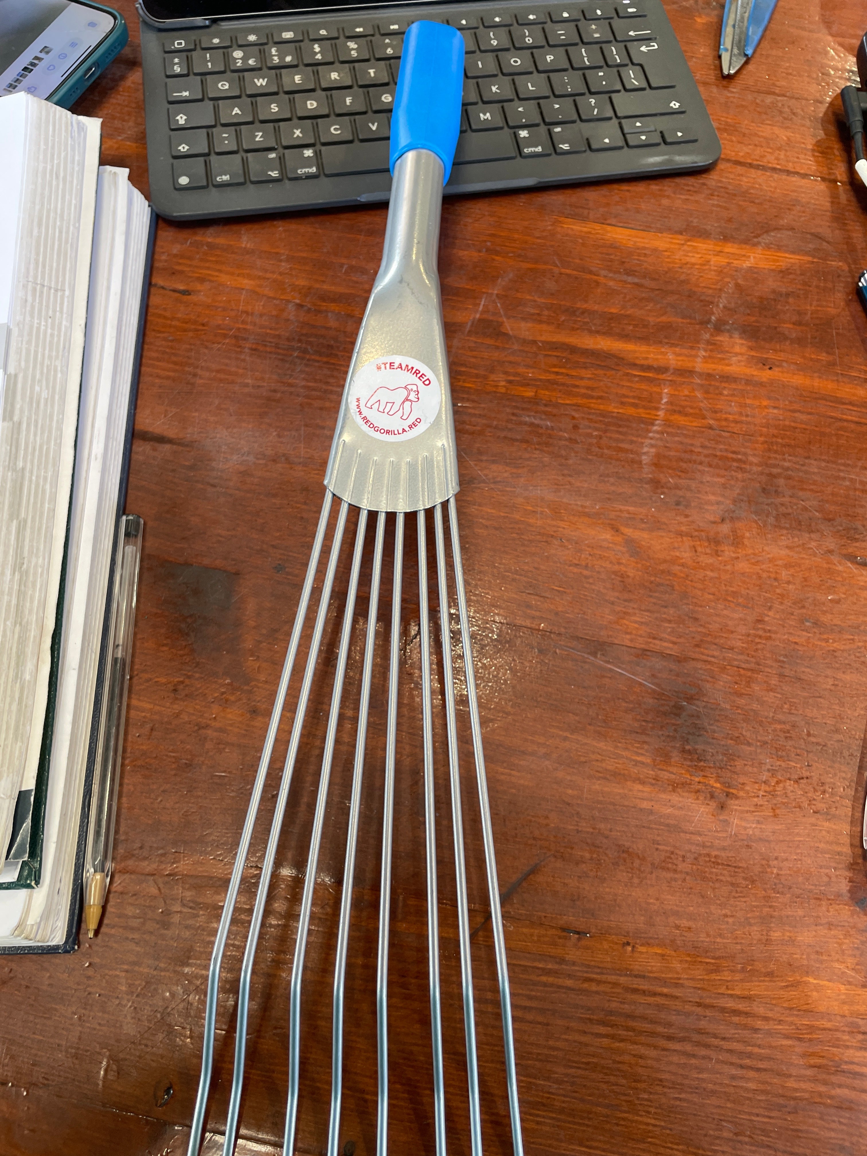 Red Gorilla Big Tidee Rake Blue